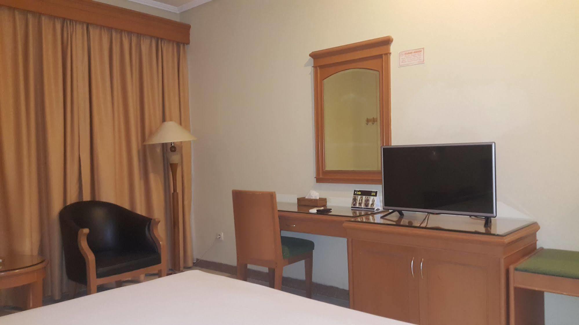Hotel Maricaya Makassar Eksteriør bilde