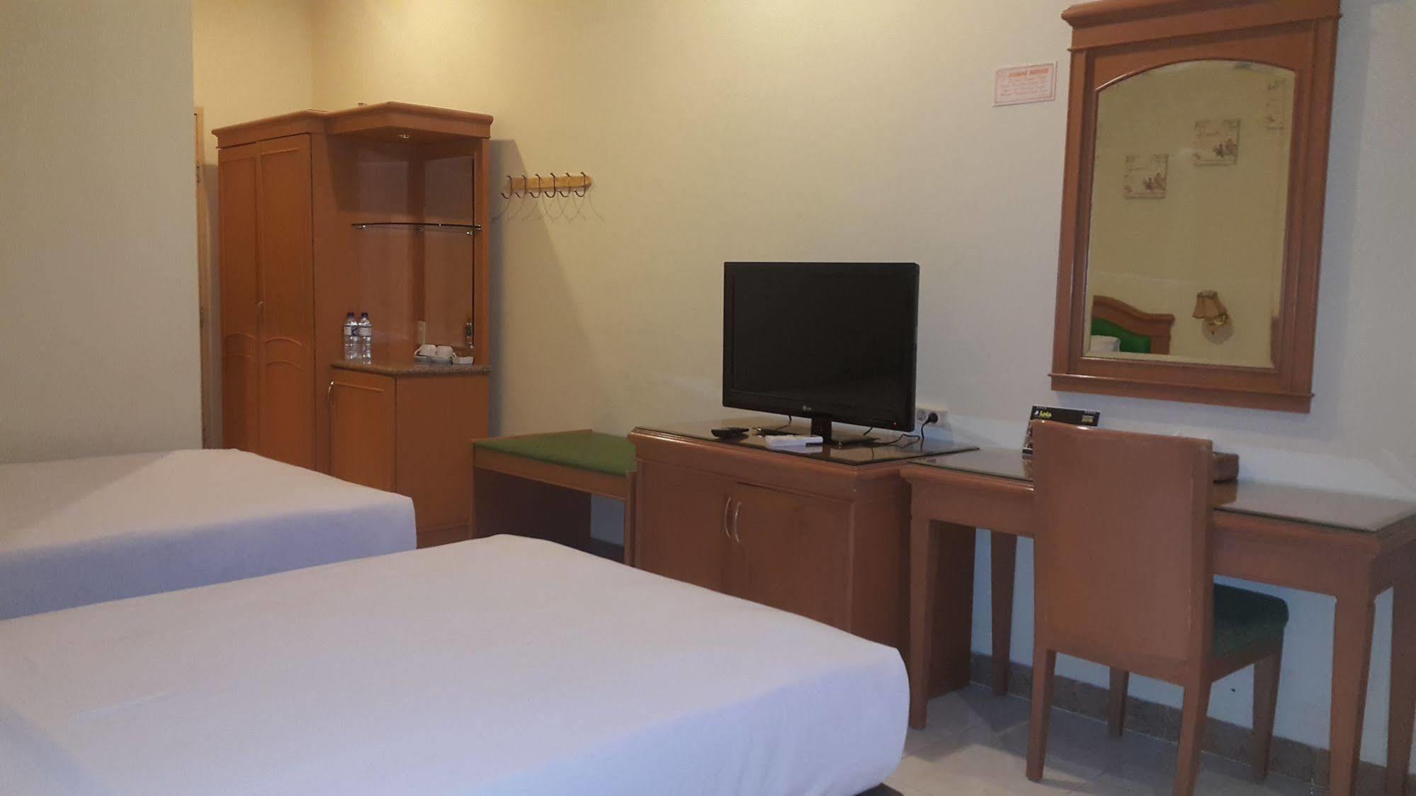 Hotel Maricaya Makassar Eksteriør bilde
