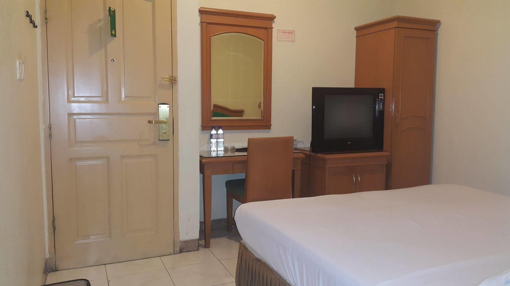 Hotel Maricaya Makassar Eksteriør bilde